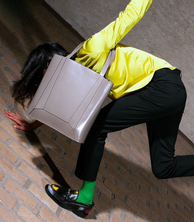 Merryl Tielman | shiny gray Hans tote bag