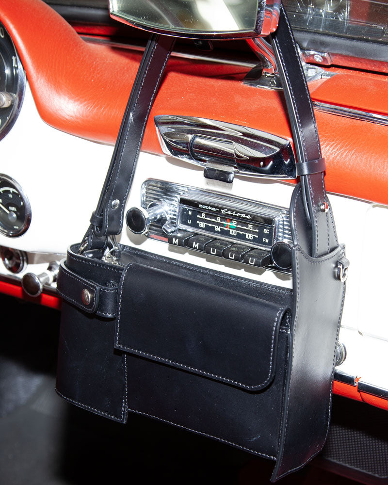 Merryl Tielman | matte black Louwrens shoulder bag