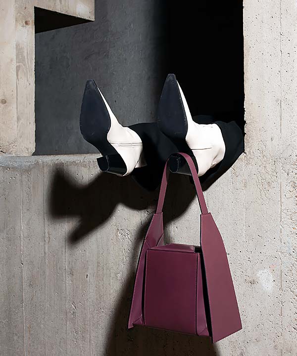 Merryl Tielman | shiny aubergine Angelo handbag