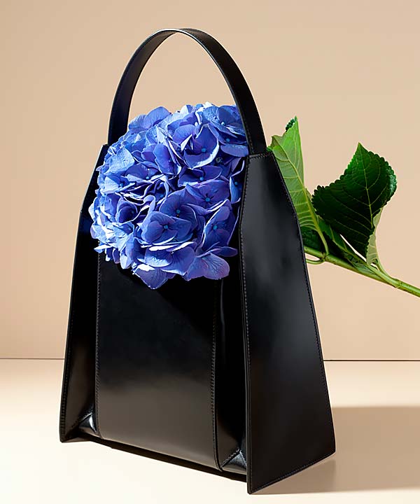 Merryl Tielman | shiny black Angelo handbag