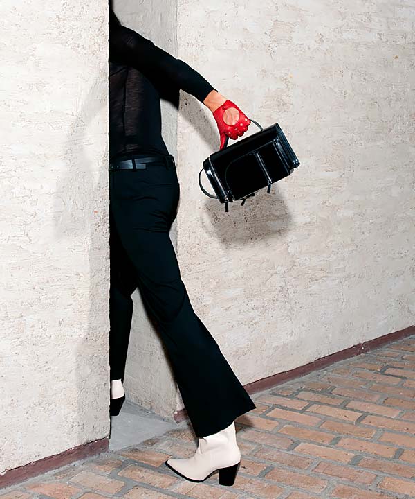 Merryl Tielman | shiny black Fabiola hand/shoulder bag