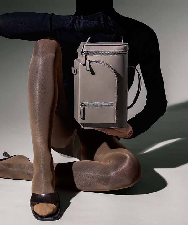 Merryl Tielman | shiny gray Fabiola hand/shoulder bag
