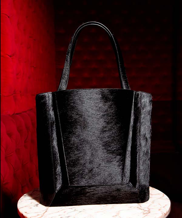 Merryl Tielman | black pony Hans tote bag