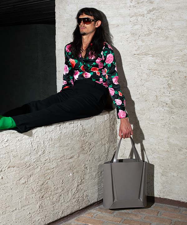 Merryl Tielman | shiny gray Hans tote bag