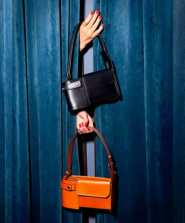 Merryl Tielman | matte black and shiny brandy Louwrens shoulder bag