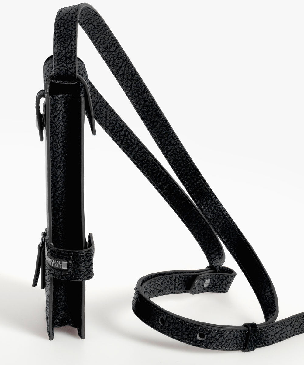 Merryl Tielman | black pebbled Jimmy pouch/crossbody bag