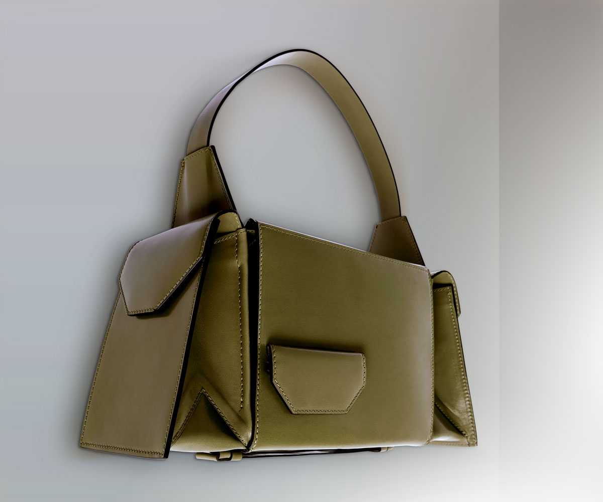 Merryl Tielman, Barbara bag: an elegant yet sturdy handbag with two large outside pockets to carry your things in an organized manner. Made in Italy, vegetable tanned cow leather, colour olive.