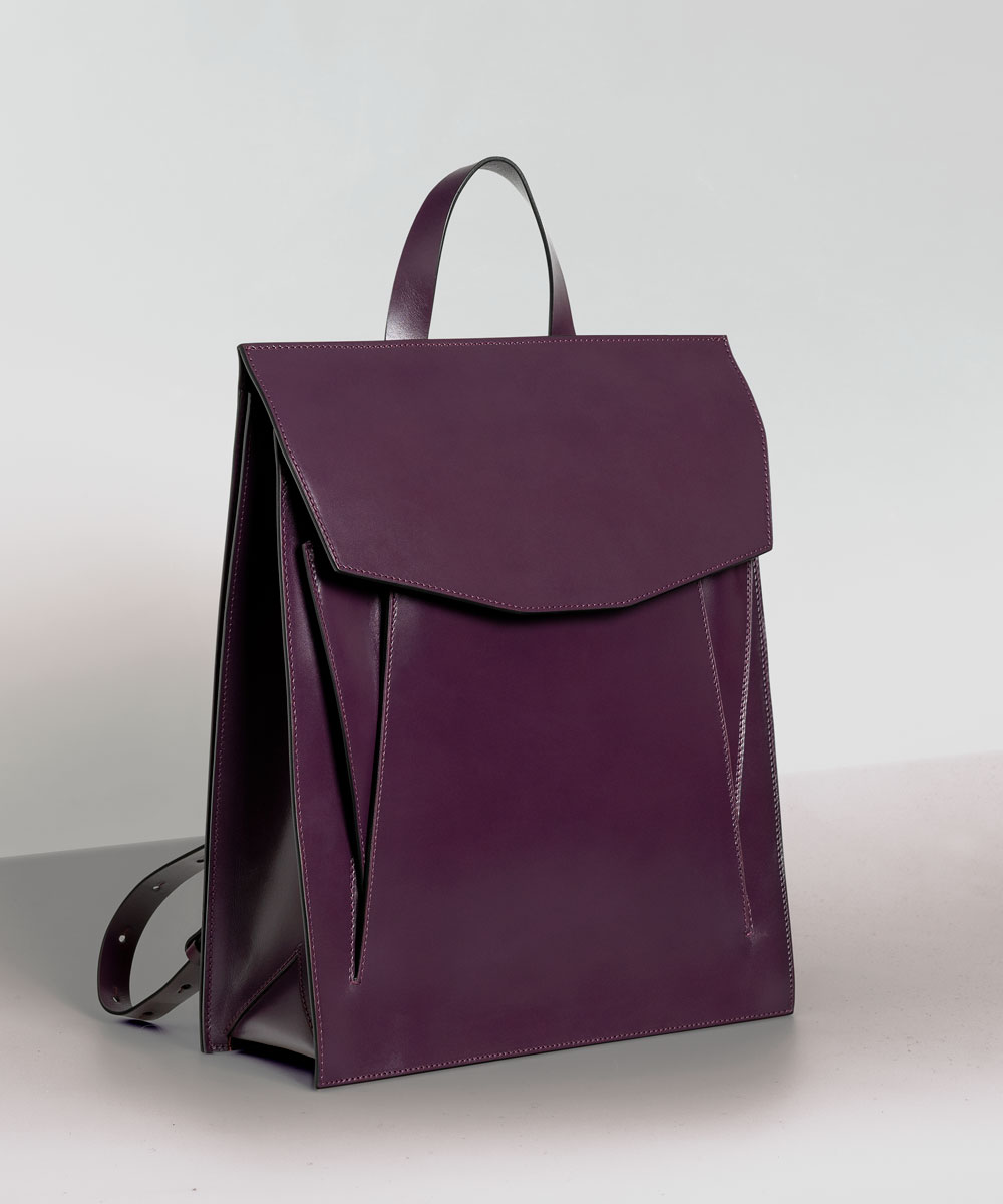 Merryl Tielman, Claudie bag: a convertible backpack/tote with adjustable/removable back straps and handles. Made in Italy, vegetable tanned cow leather, colour purple.